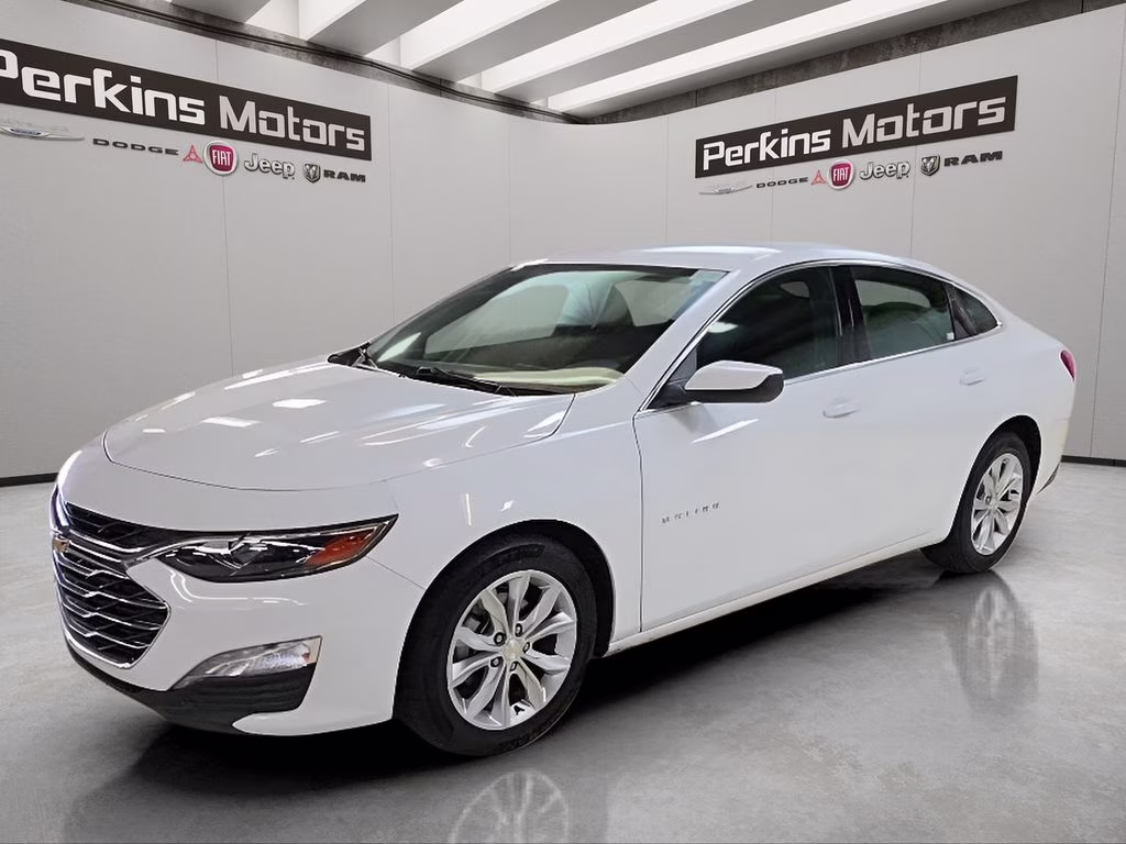 2025 Summit White Chevrolet Malibu LT FWD Sedan