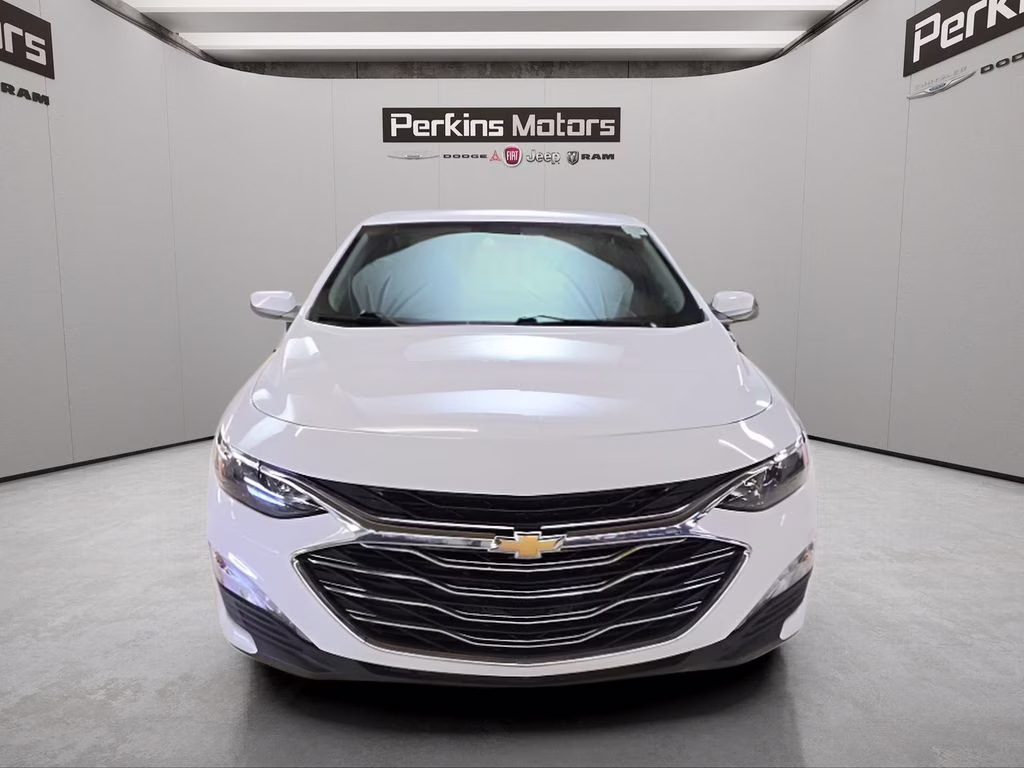2025 Summit White Chevrolet Malibu LT FWD Sedan