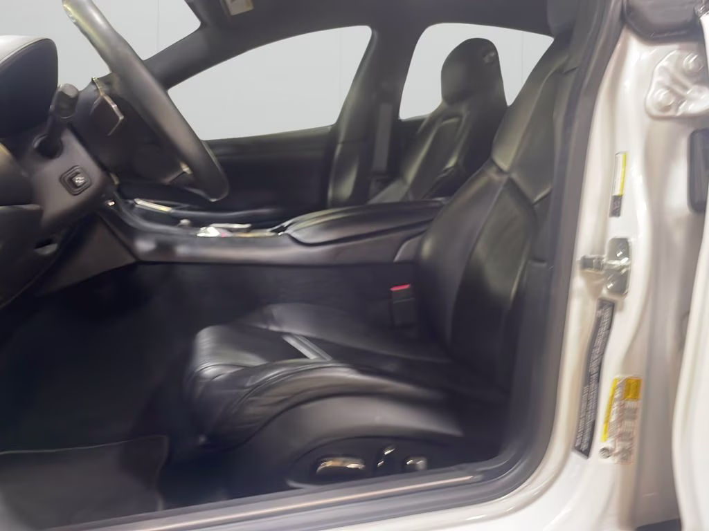 2018 White Karma Revero Base RWD Sedan