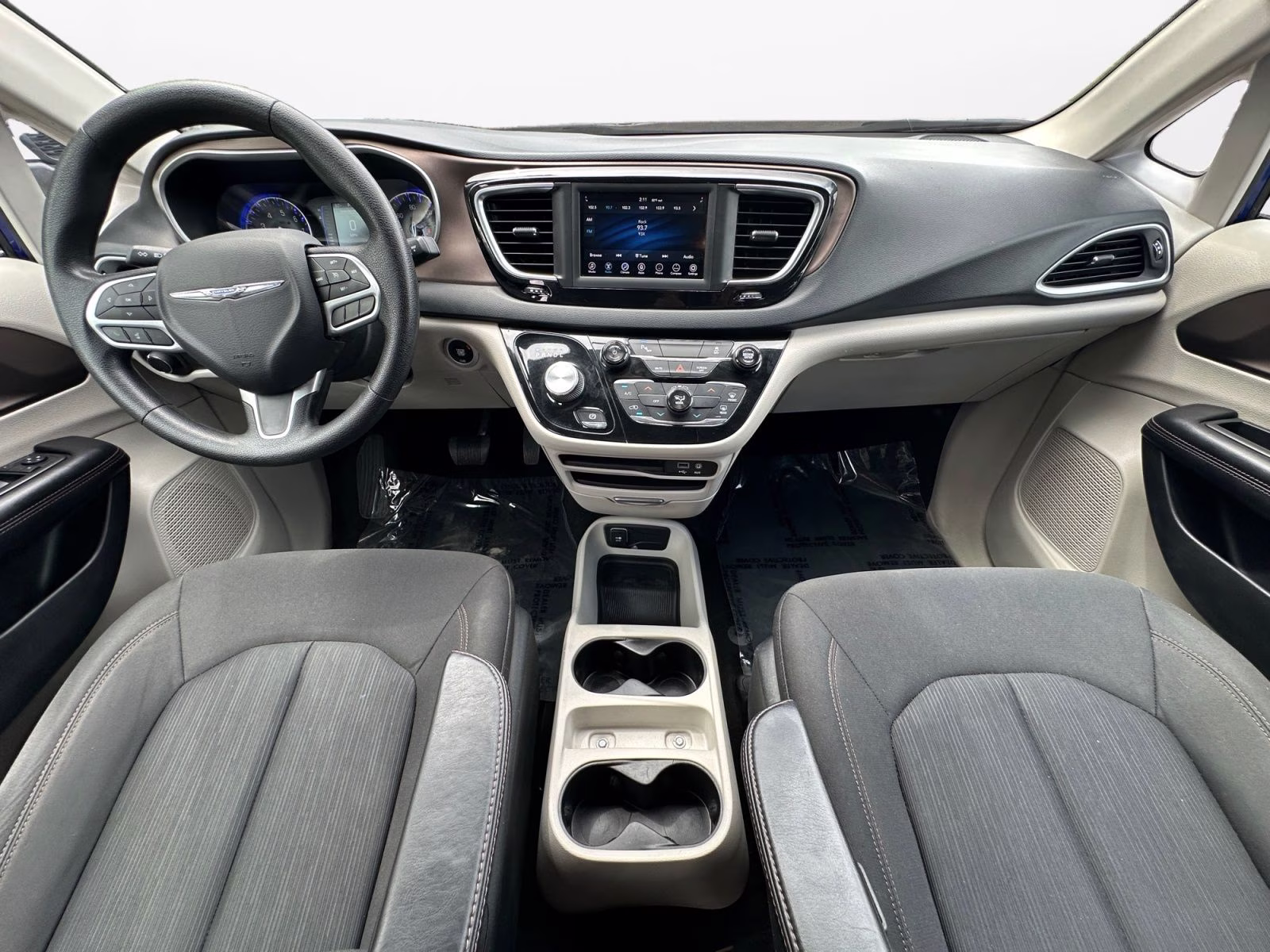 2019 Ocean Blue Metallic Chrysler Pacifica L FWD Van