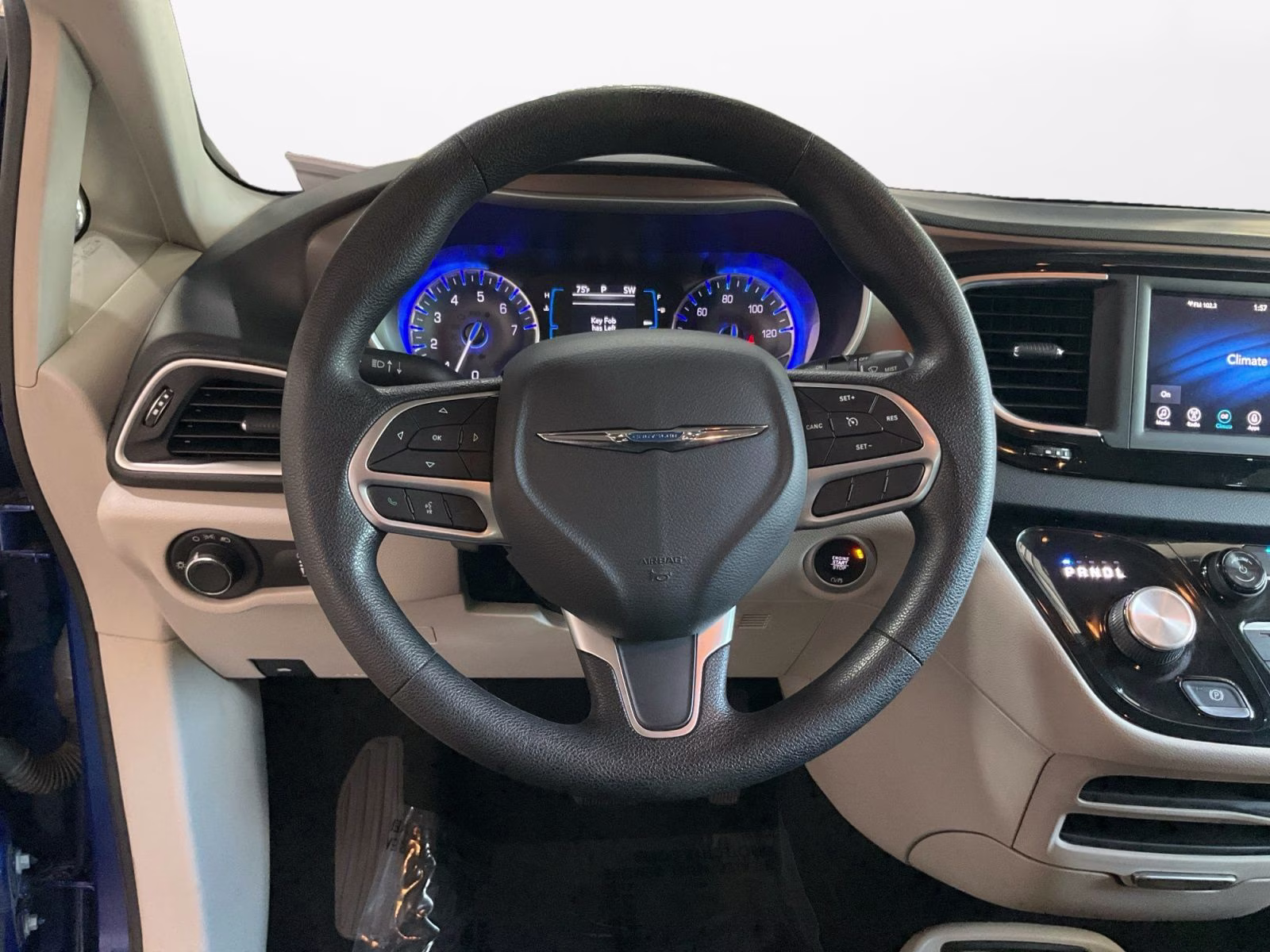 2019 Ocean Blue Metallic Chrysler Pacifica L FWD Van