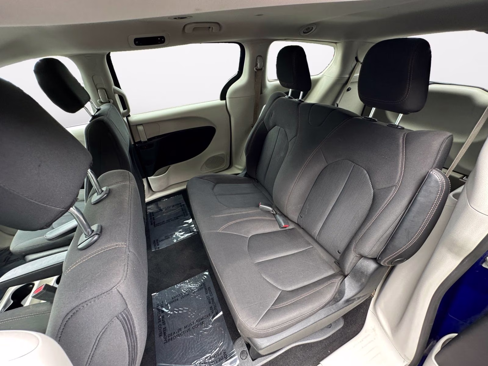 2019 Ocean Blue Metallic Chrysler Pacifica L FWD Van