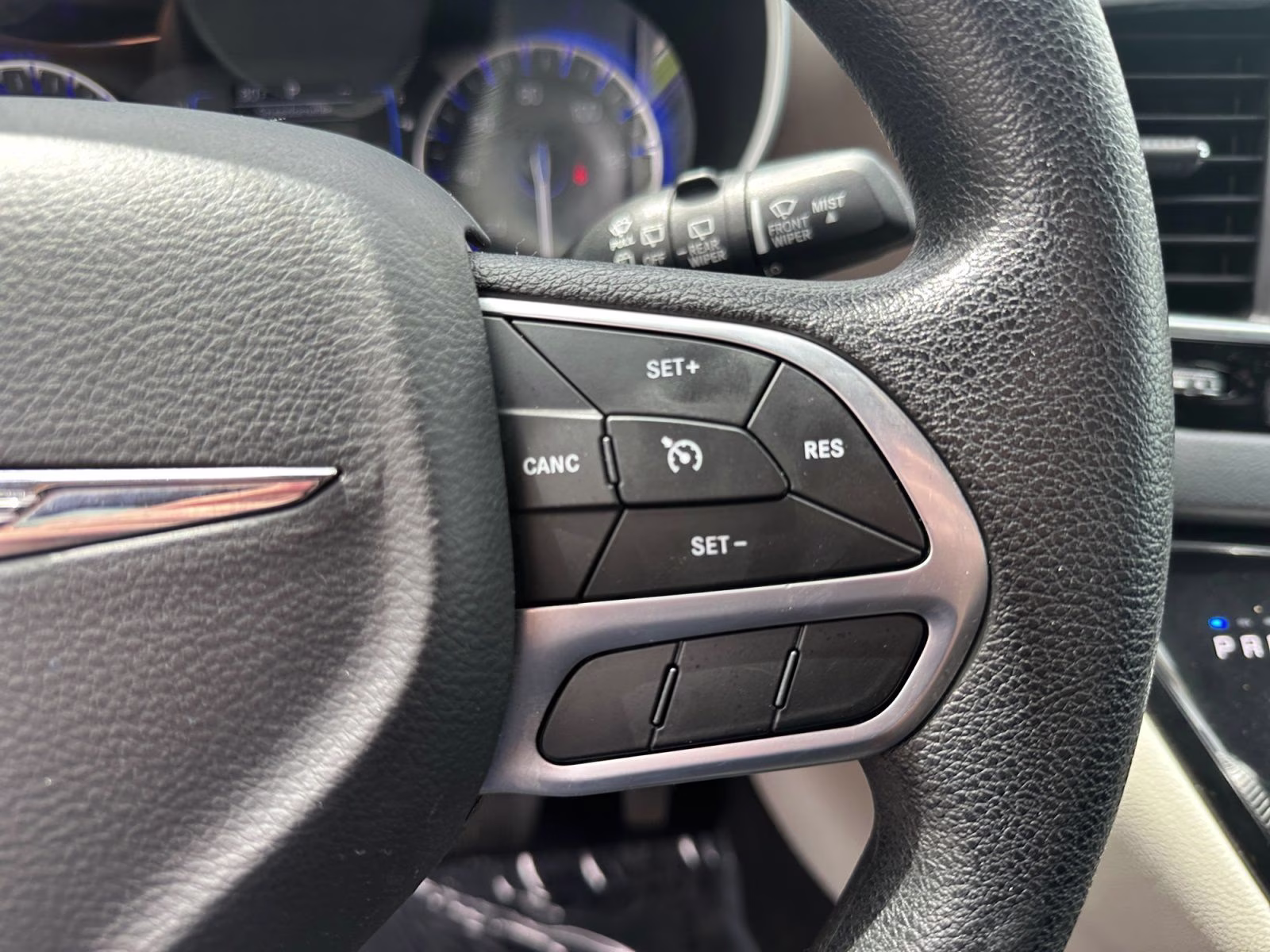 2019 Ocean Blue Metallic Chrysler Pacifica L FWD Van
