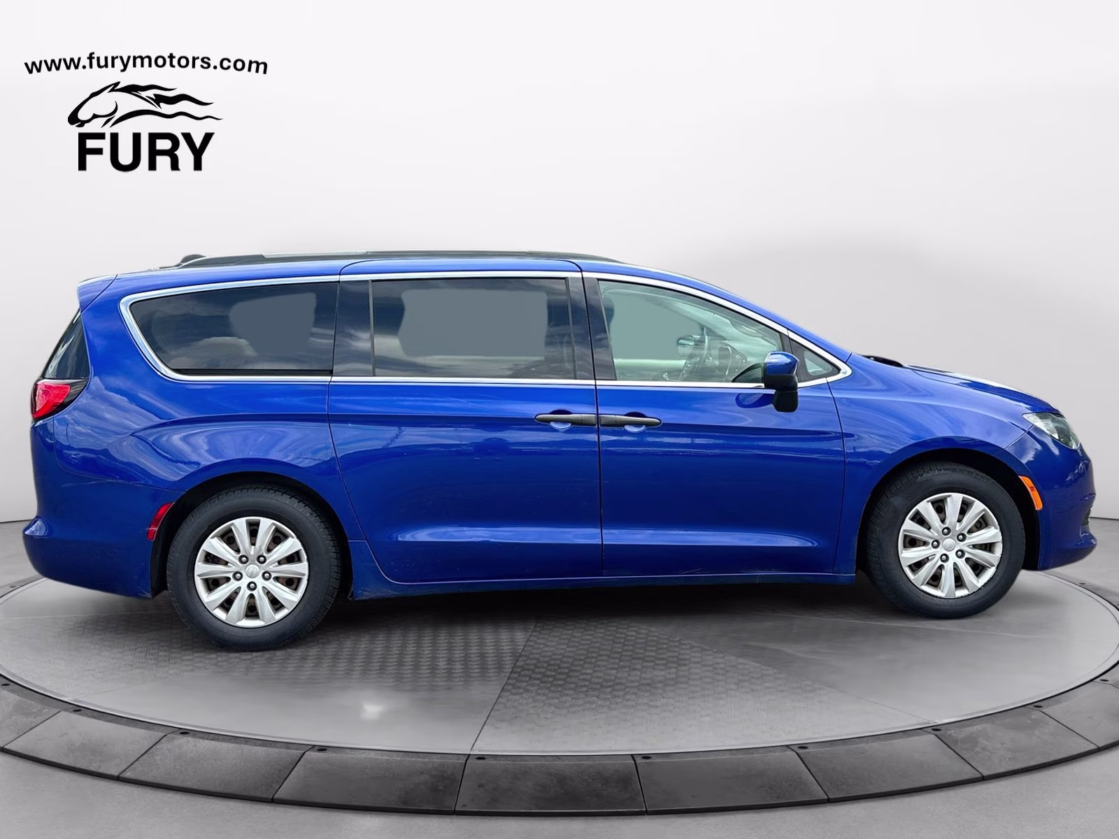 Used 2019 Chrysler Pacifica L with VIN 2C4RC1AG9KR574055 for sale in South Saint Paul, Minnesota