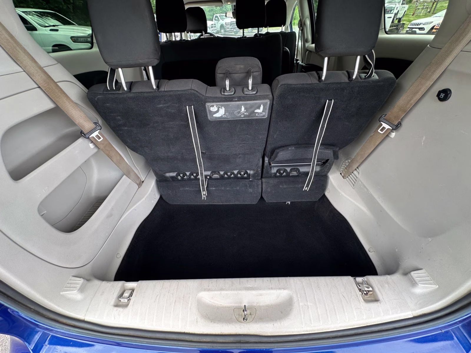 2019 Ocean Blue Metallic Chrysler Pacifica L FWD Van