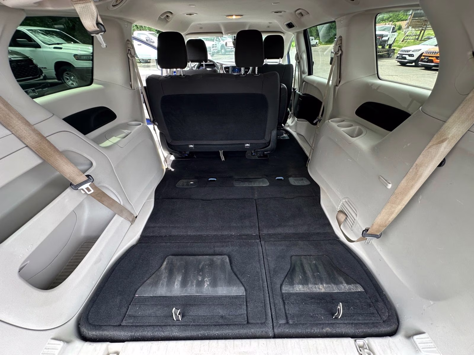 2019 Ocean Blue Metallic Chrysler Pacifica L FWD Van