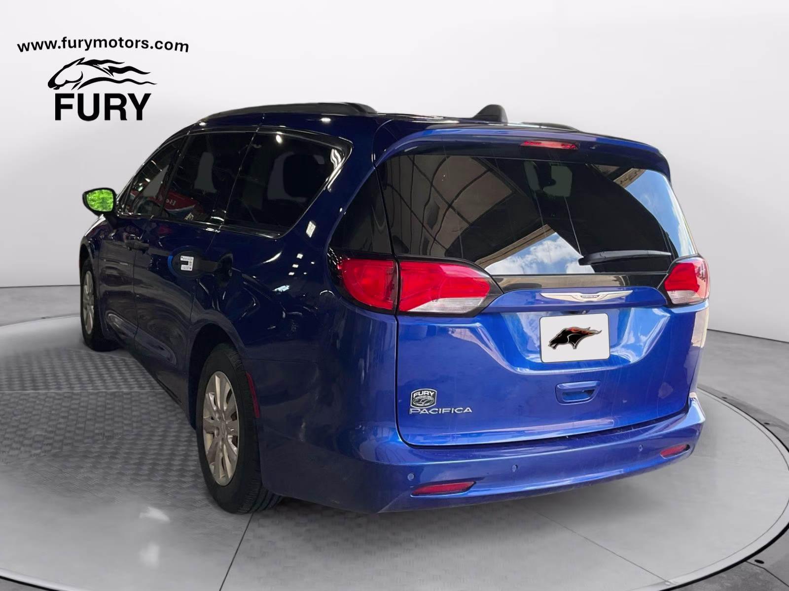 2019 Ocean Blue Metallic Chrysler Pacifica L FWD Van