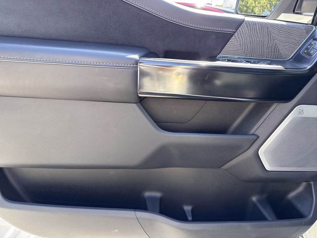 2023 Star White Metallic Tri-Coat Ford F-150 Platinum 4X4 Truck