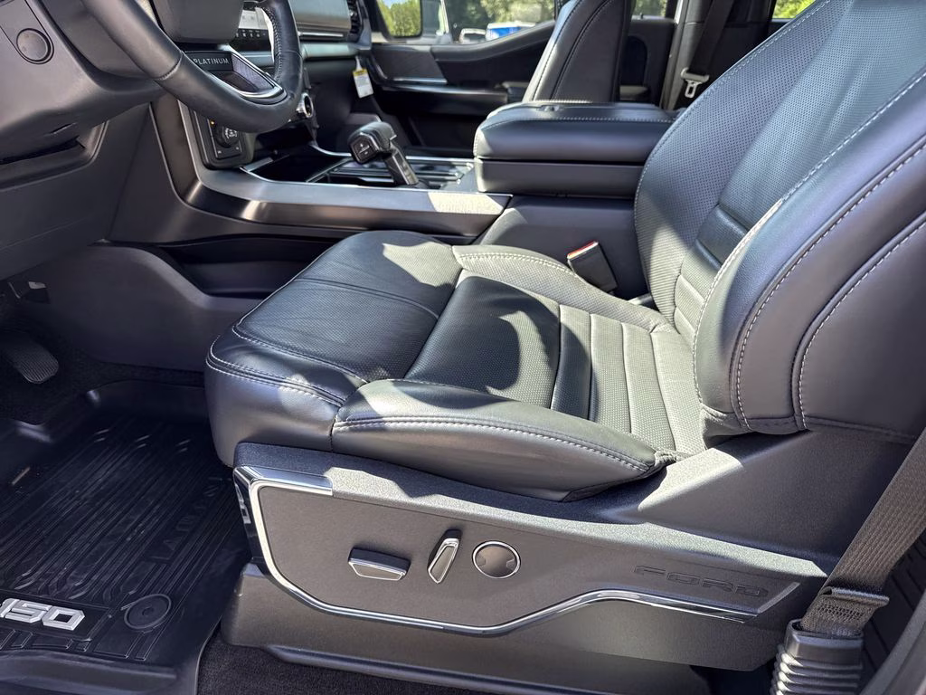 2023 Star White Metallic Tri-Coat Ford F-150 Platinum 4X4 Truck
