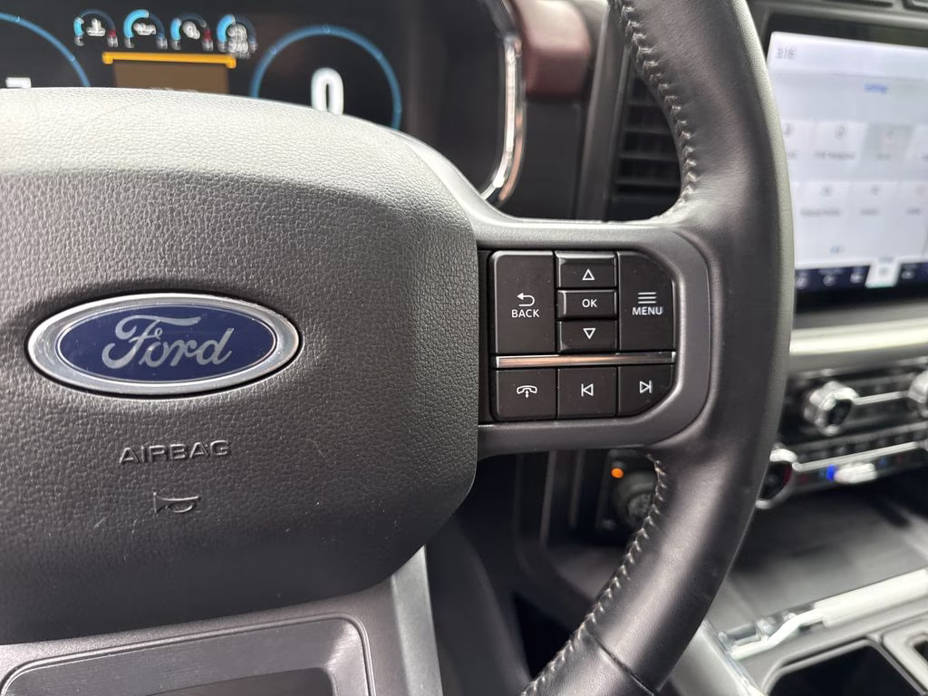 2023 Star White Metallic Tri-Coat Ford F-150 Lariat 4X4 Truck