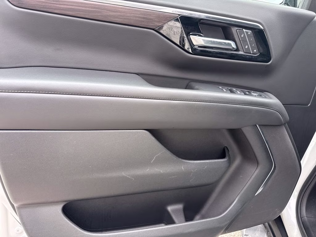 2025 Iridescent Pearl Tricoat Chevrolet Tahoe Z71 4X4 SUV