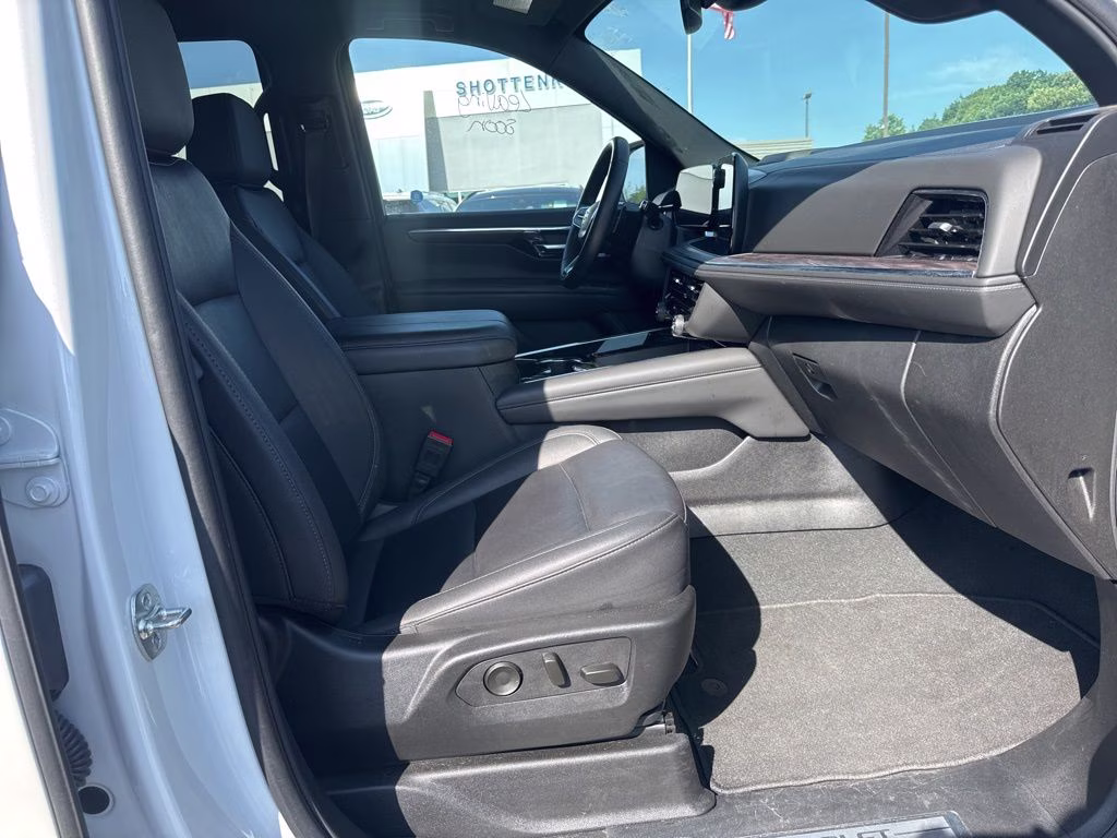 2025 Iridescent Pearl Tricoat Chevrolet Tahoe Z71 4X4 SUV
