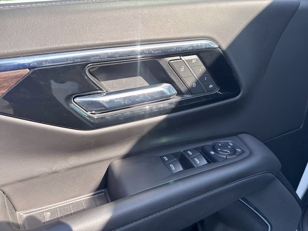 2025 Iridescent Pearl Tricoat Chevrolet Tahoe Z71 4X4 SUV