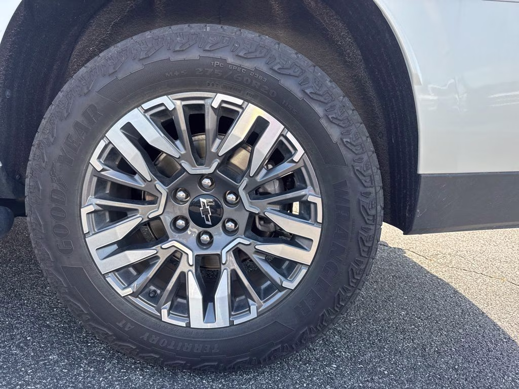 2025 Iridescent Pearl Tricoat Chevrolet Tahoe Z71 4X4 SUV