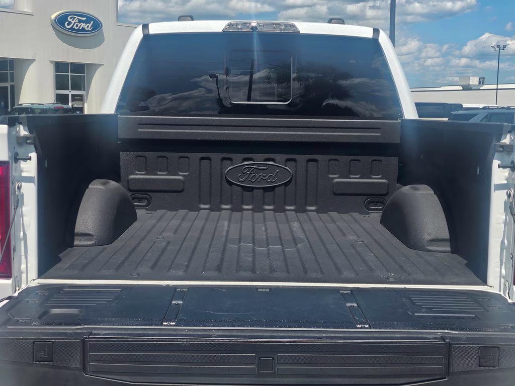 2023 Oxford White Ford F-150 Raptor 4X4 Truck