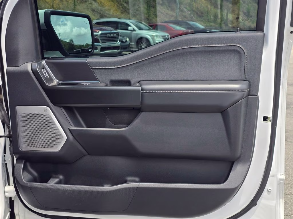 2023 Oxford White Ford F-150 Raptor 4X4 Truck