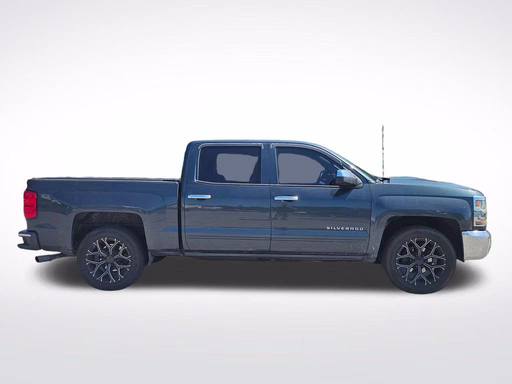 2017 Graphite Metallic Chevrolet Silverado 1500 LT RWD Truck