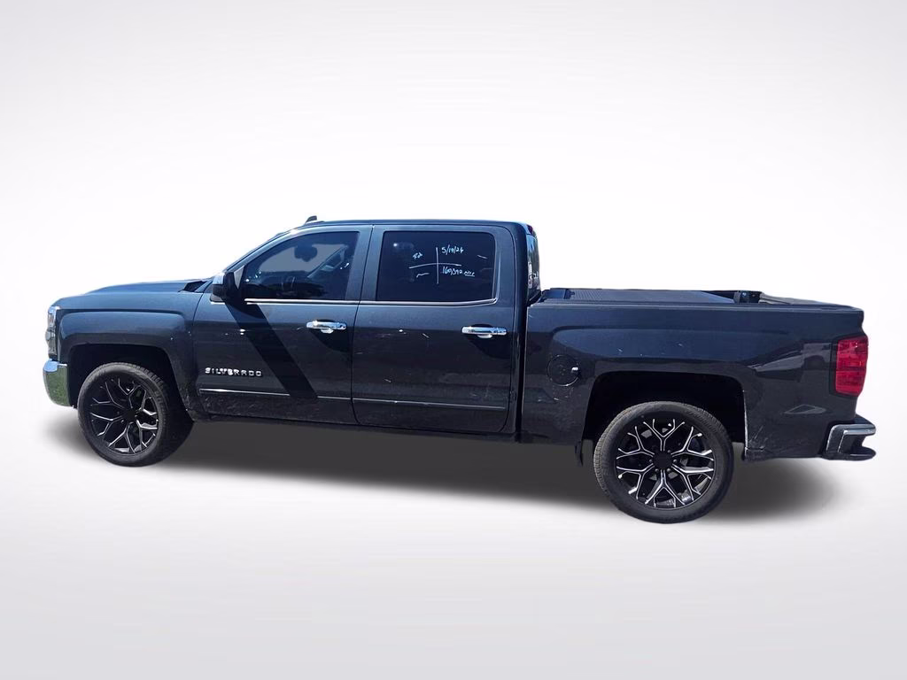 2017 Graphite Metallic Chevrolet Silverado 1500 LT RWD Truck