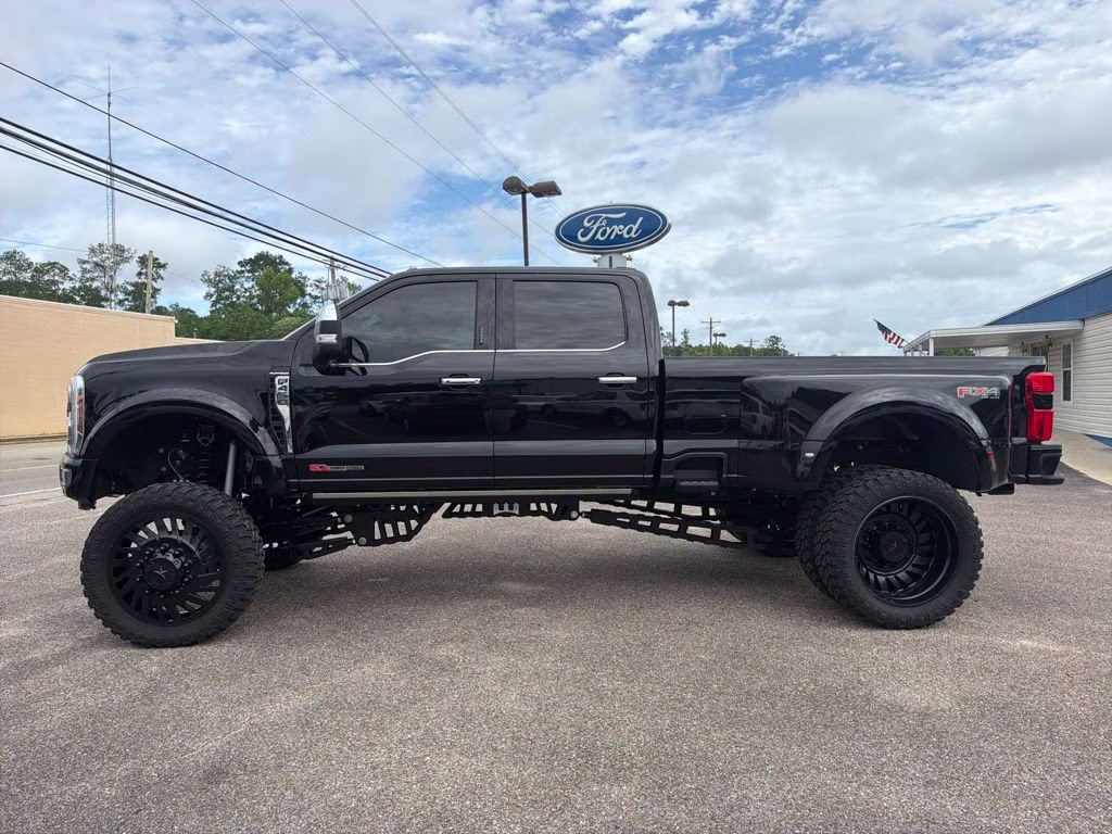 2024 Agate Black Metallic Ford Super Duty F-450 DRW Platinum 4X4 Truck