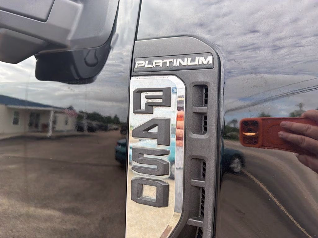 2024 Agate Black Metallic Ford Super Duty F-450 DRW Platinum 4X4 Truck