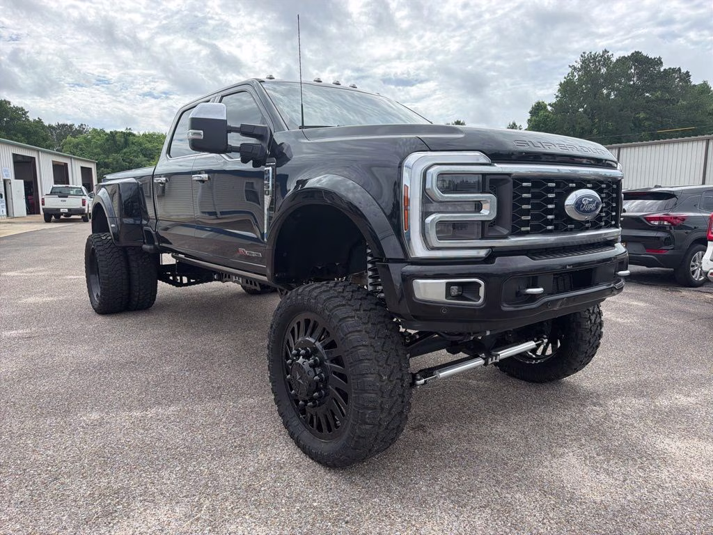 2024 Agate Black Metallic Ford Super Duty F-450 DRW Platinum 4X4 Truck