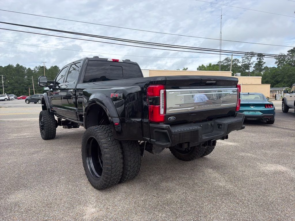 2024 Agate Black Metallic Ford Super Duty F-450 DRW Platinum 4X4 Truck