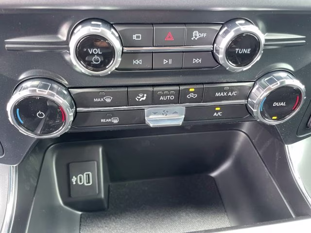 2026 Iconic Silver Metallic Ford F-150 XLT 4X4 Truck
