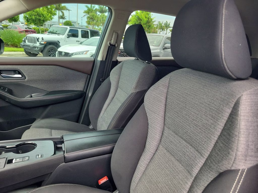 2021 Gun Metallic Nissan Rogue SV FWD SUV