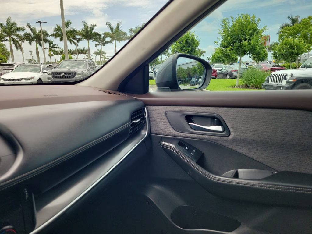 2021 Gun Metallic Nissan Rogue SV FWD SUV