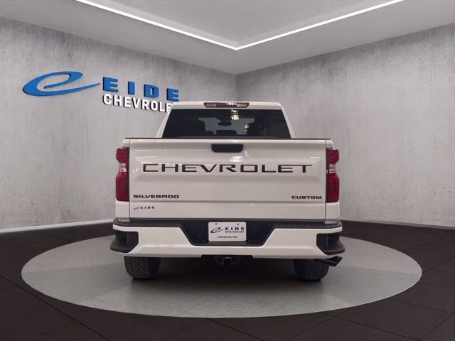 2026 Summit White Chevrolet Silverado 1500 Custom 4X4 Truck