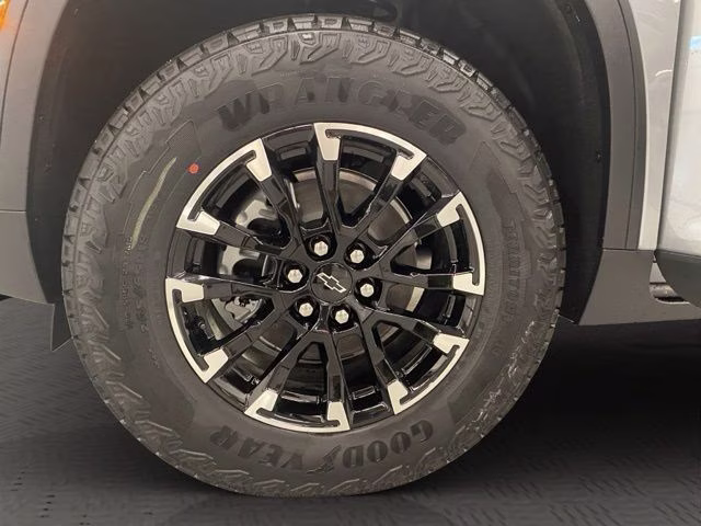 2026 Sterling Gray Metallic Chevrolet Traverse Z71 AWD SUV