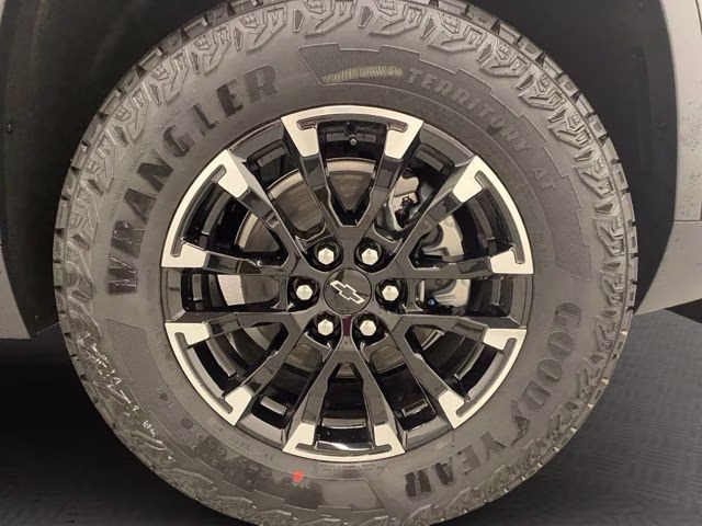 2026 Sterling Gray Metallic Chevrolet Traverse Z71 AWD SUV