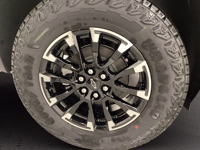 2026 Sterling Gray Metallic Chevrolet Traverse Z71 AWD SUV