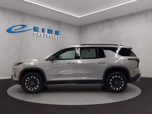 2026 Sterling Gray Metallic Chevrolet Traverse Z71 AWD SUV