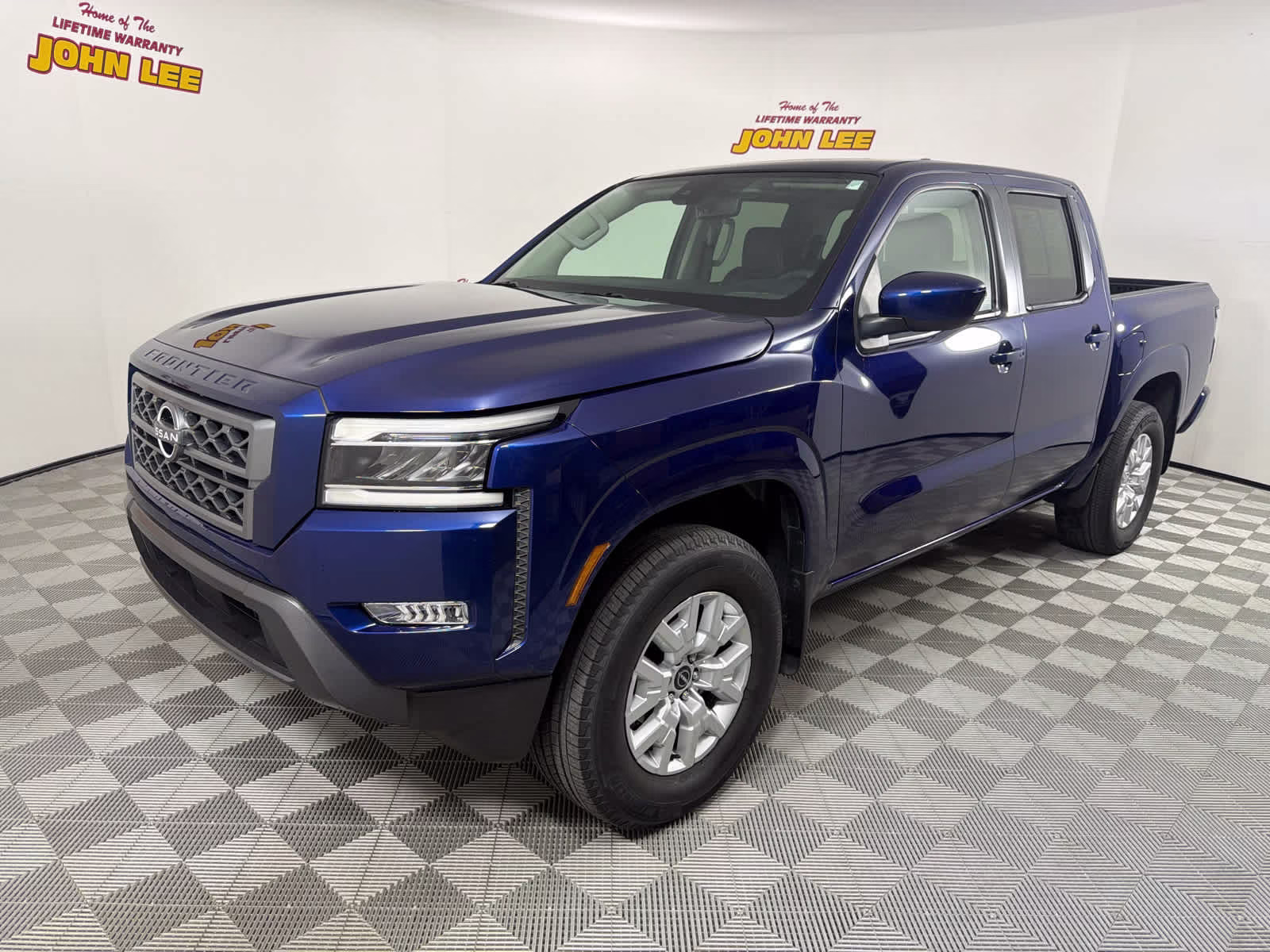 2023 Nissan Frontier SV Crew Cab 4X4 SWB's photo