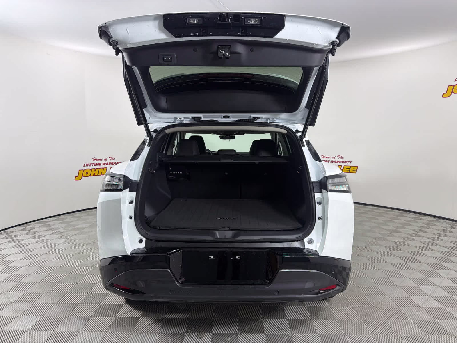 2026 Everest White Pearl Tricoat Nissan Murano Platinum AWD SUV
