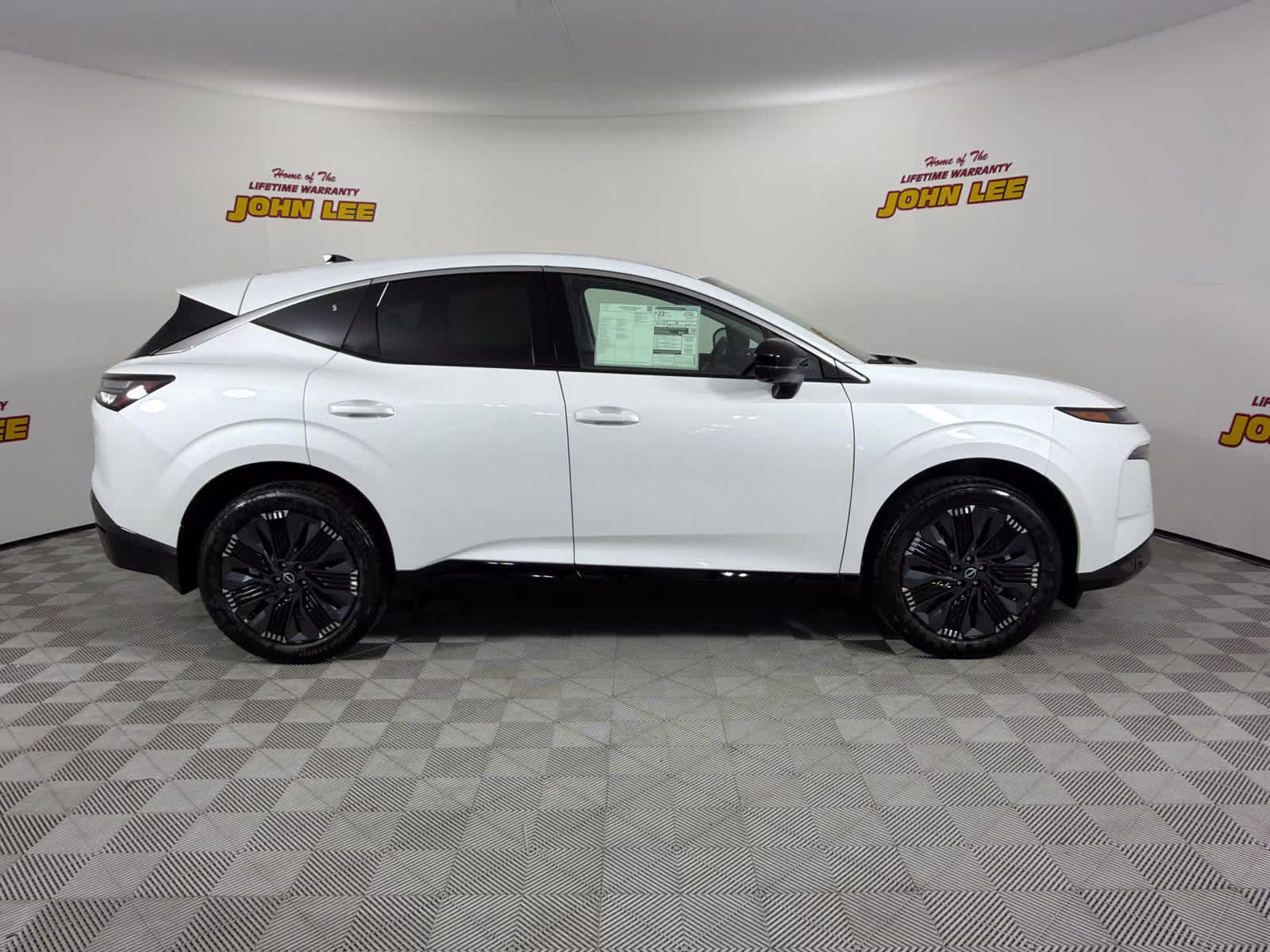 2026 Everest White Pearl Tricoat Nissan Murano Platinum AWD SUV