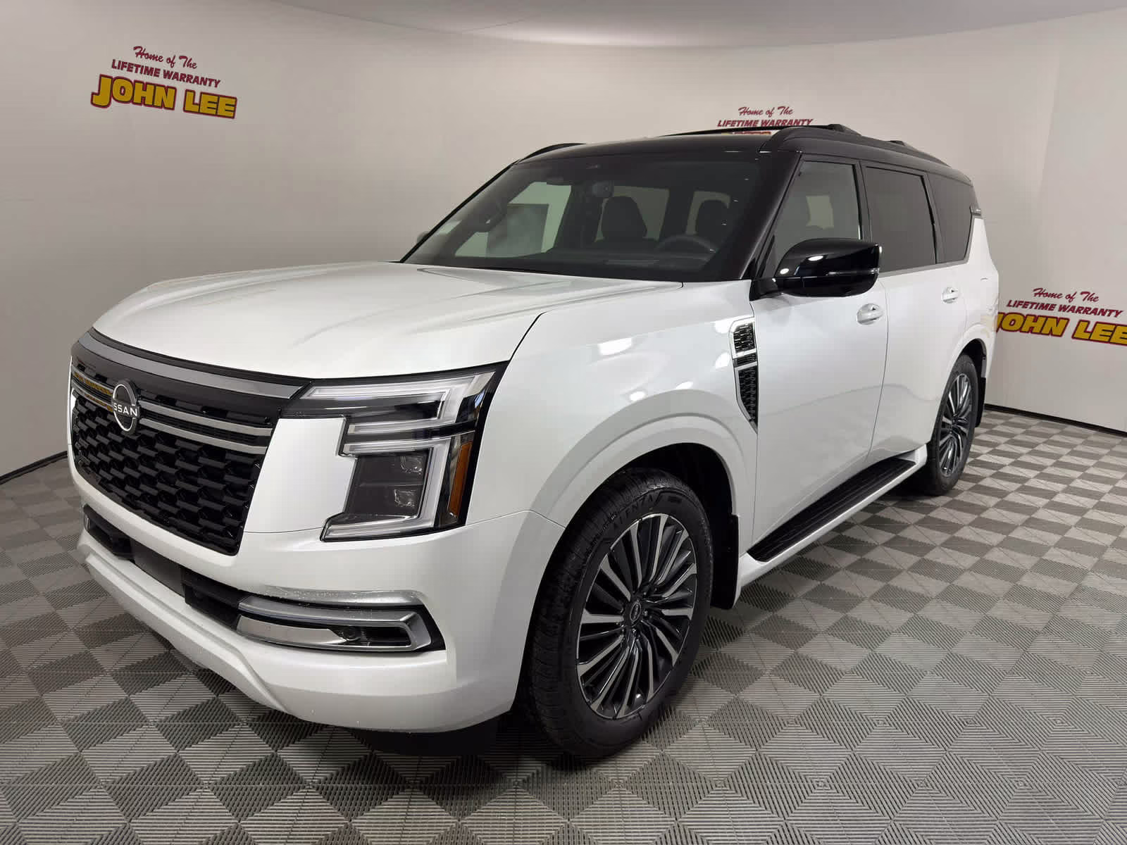 2026 Everest White Pearl Tricoat/Super Black Nissan Armada Platinum Reserve 4X4 SUV