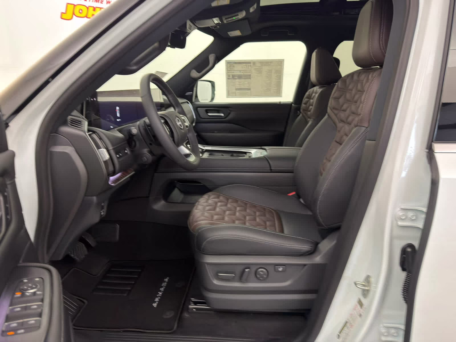 2026 Everest White Pearl Tricoat/Super Black Nissan Armada Platinum Reserve 4X4 SUV