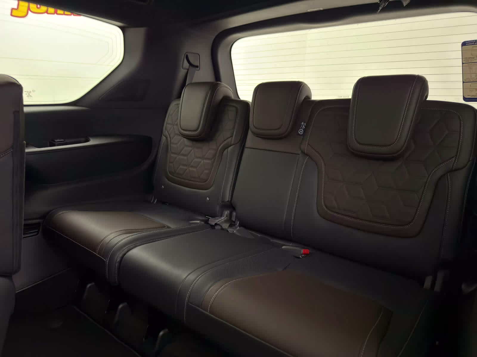 2026 Everest White Pearl Tricoat/Super Black Nissan Armada Platinum Reserve 4X4 SUV
