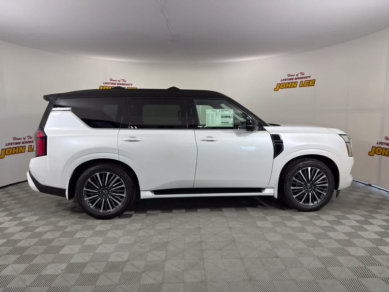 2026 Everest White Pearl Tricoat/Super Black Nissan Armada Platinum Reserve 4X4 SUV