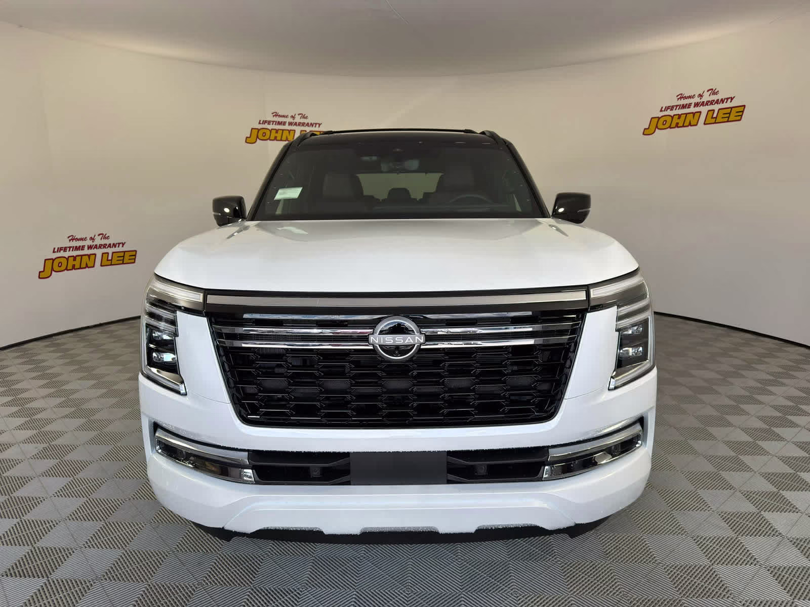 2026 Everest White Pearl Tricoat/Super Black Nissan Armada Platinum Reserve 4X4 SUV