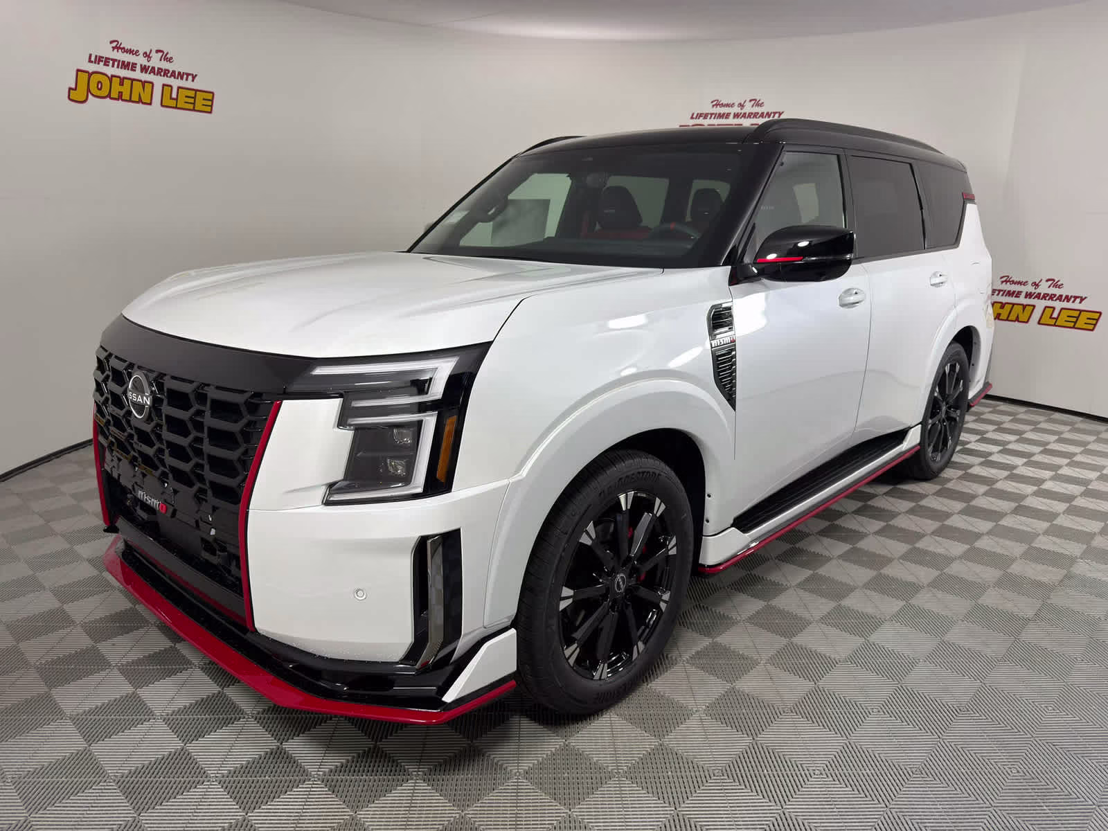 2026 Everest White Pearl Tricoat/Super Black Nissan Armada NISMO 4X4 SUV