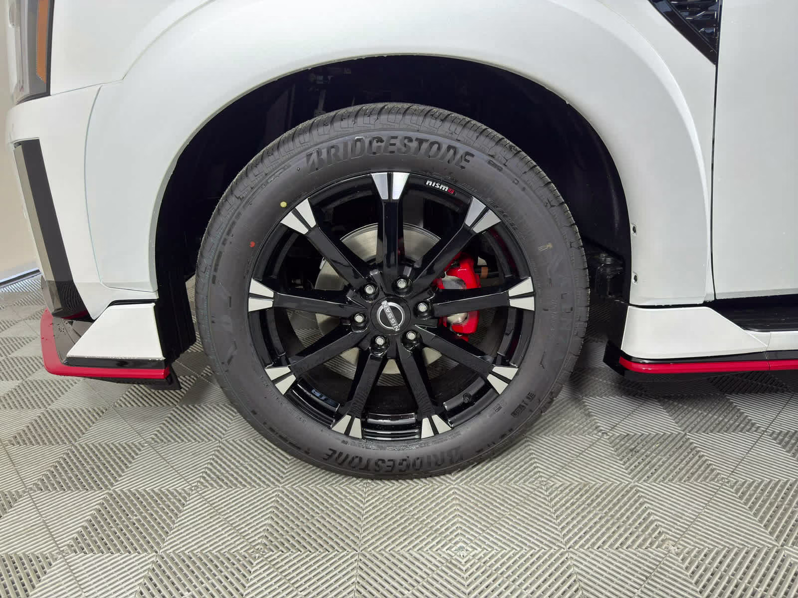 2026 Everest White Pearl Tricoat/Super Black Nissan Armada NISMO 4X4 SUV