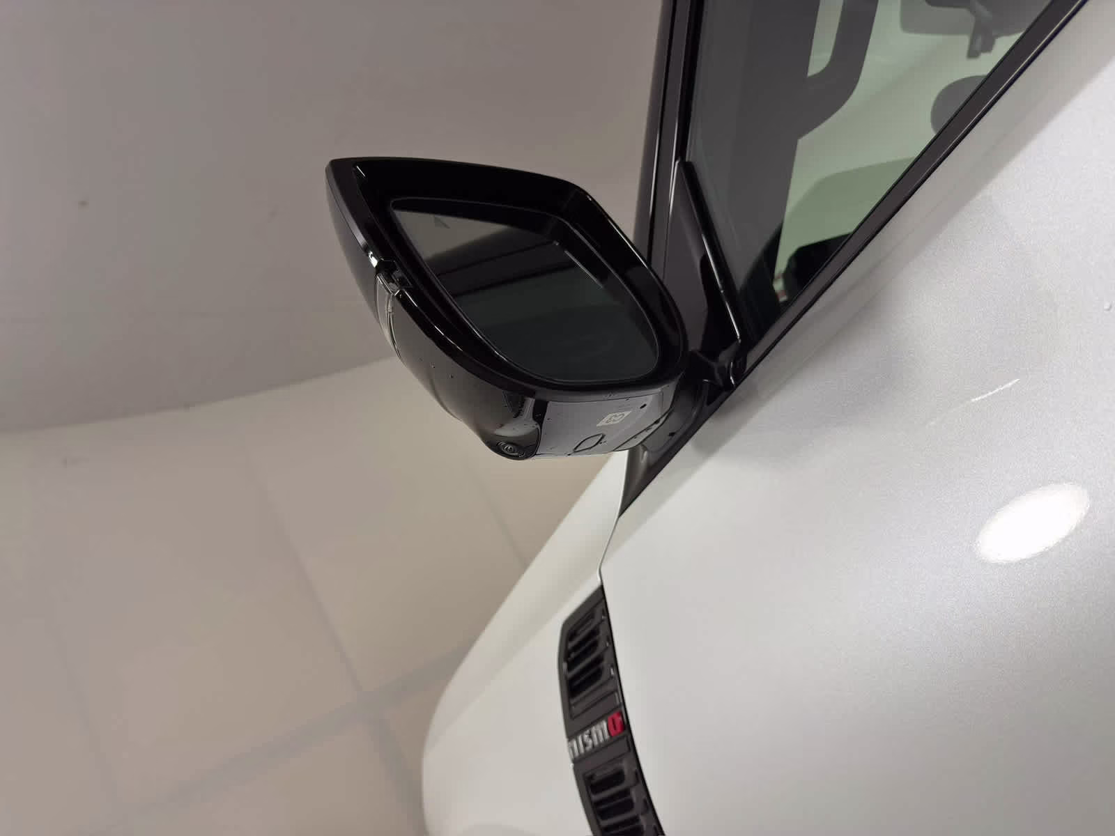 2026 Everest White Pearl Tricoat/Super Black Nissan Armada NISMO 4X4 SUV