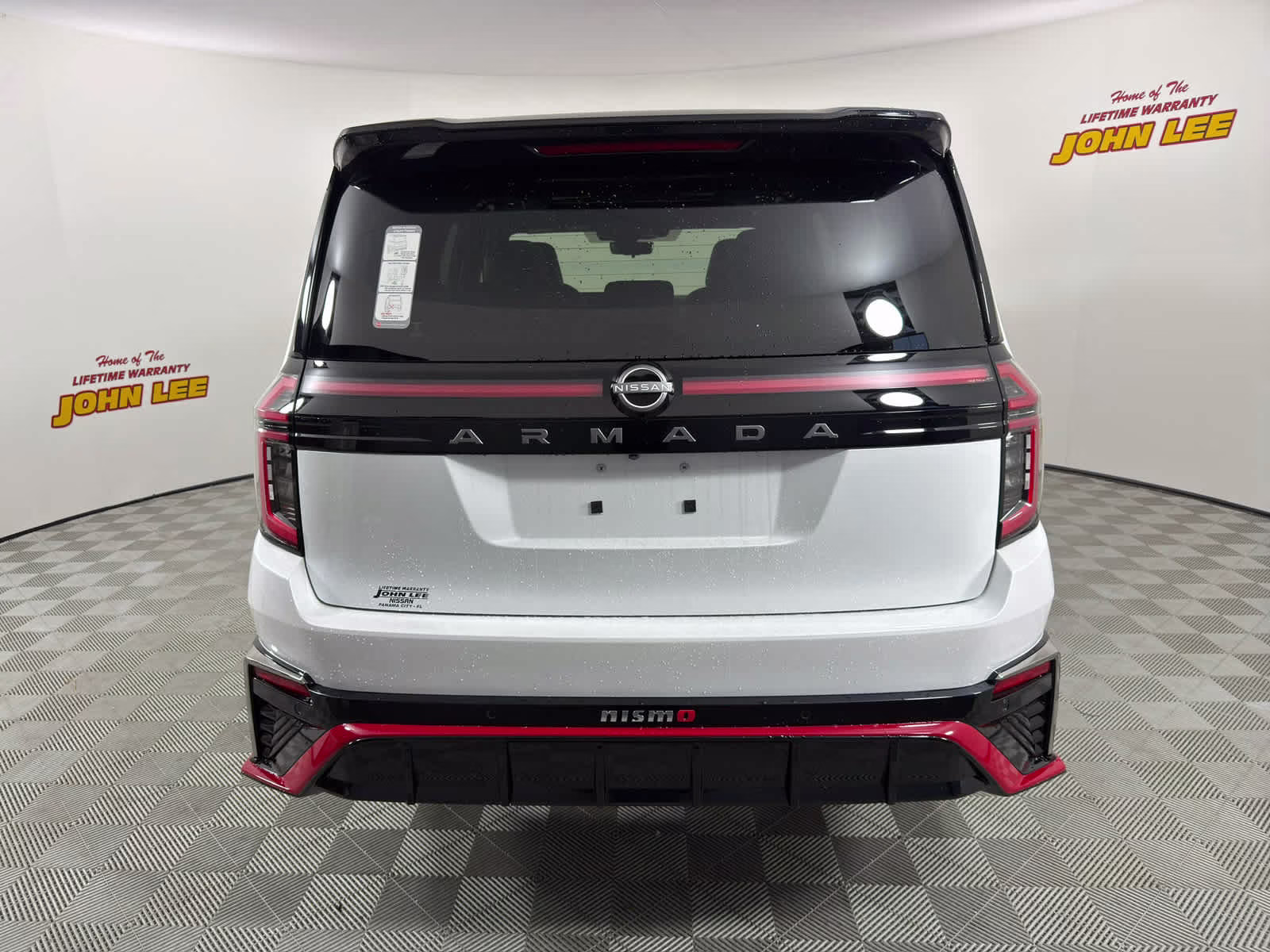 2026 Everest White Pearl Tricoat/Super Black Nissan Armada NISMO 4X4 SUV
