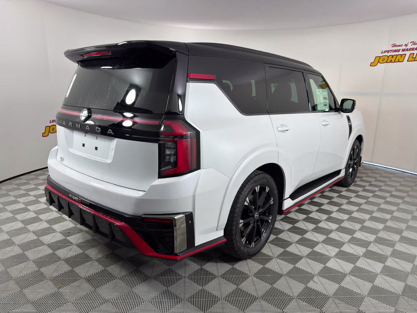 2026 Everest White Pearl Tricoat/Super Black Nissan Armada NISMO 4X4 SUV