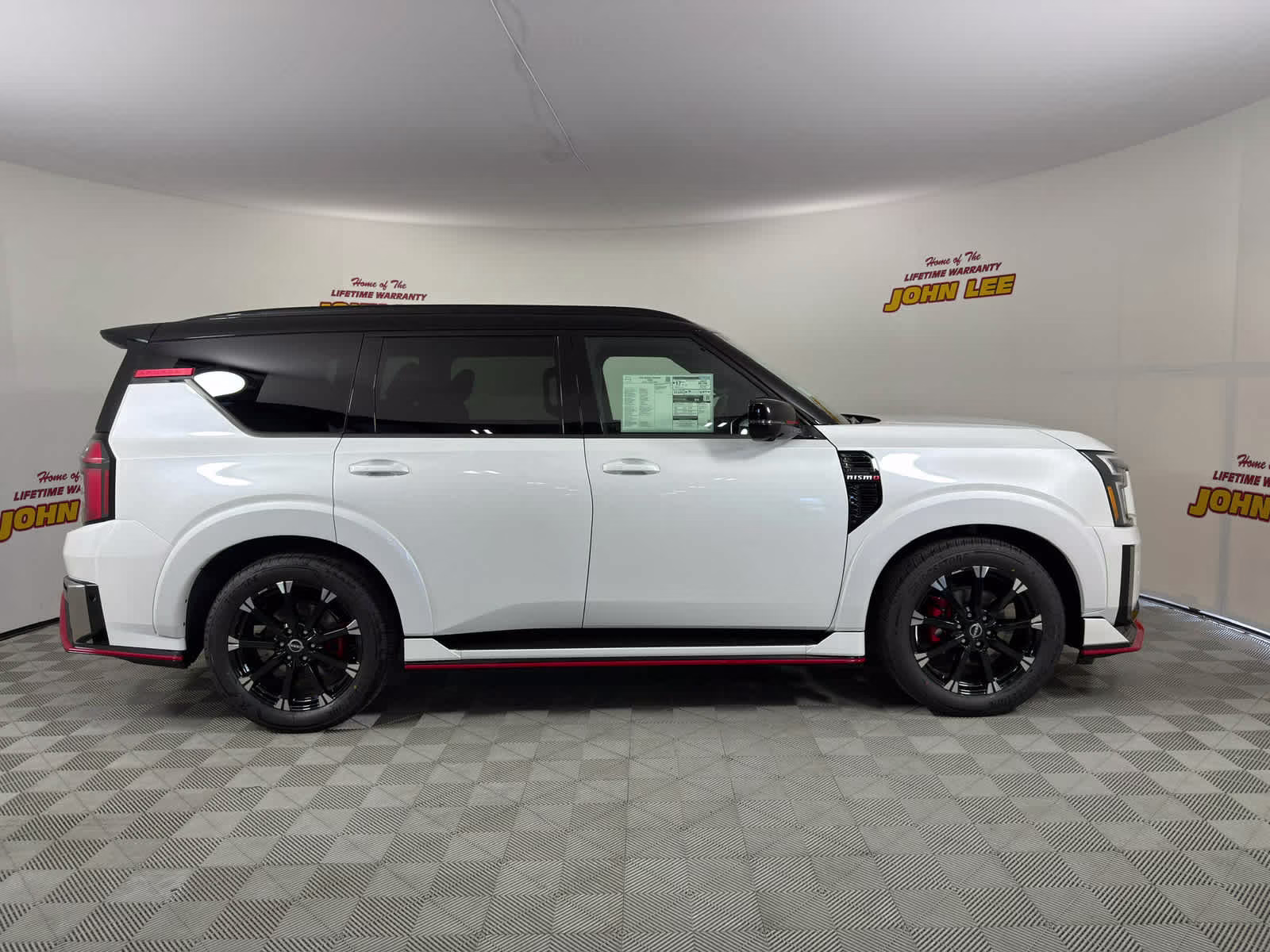 2026 Everest White Pearl Tricoat/Super Black Nissan Armada NISMO 4X4 SUV
