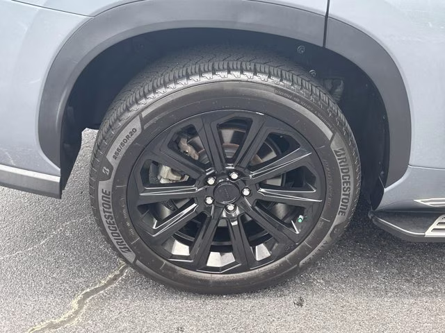 2023 Moon Dust Toyota Highlander XLE FWD FWD SUV