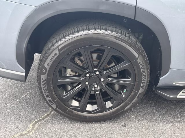 2023 Moon Dust Toyota Highlander XLE FWD FWD SUV